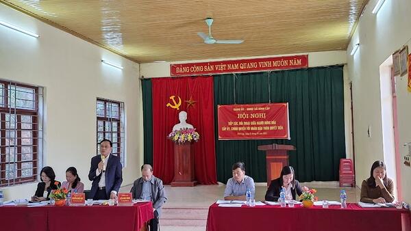 ĐẢNG ỦY XÃ ĐÌNH LẬP TỔ CHỨC THÀNH CÔNG HỘI NGHỊ ĐỐI THOẠI GIỮA NGƯỜI ĐỨNG ĐẦU CẤP ỦY, CHÍNH QUYỀN VỚI NHÂN DÂN THÔN QUYẾT TIẾN NĂM 2025