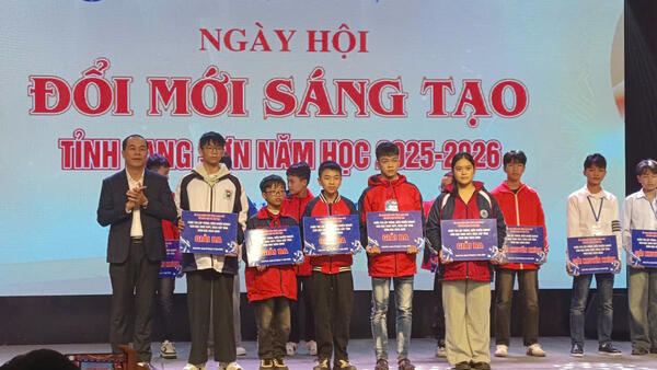 TRƯỜNG THCS II ĐÌNH LẬP XUẤT SẮC ĐẠT GIẢI BA CUỘC THI LẬP TRÌNH ĐIỀU KHIỂN ROBOT CHO HỌC SINH THCS, THPT CẤP TỈNH NĂM HỌC 2025–2026 VÀ GIẢI ĐỔI MỚI SÁNG TẠO NGÀY HỘI KHỞI NGHIỆP CẤP TỈNH CỦA HỌC SINH, SINH VIÊN NĂM 2025