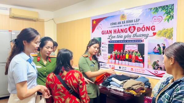 Công an xã Đình Lập tổ chức Chương trình “Gian hàng 0 đồng”
