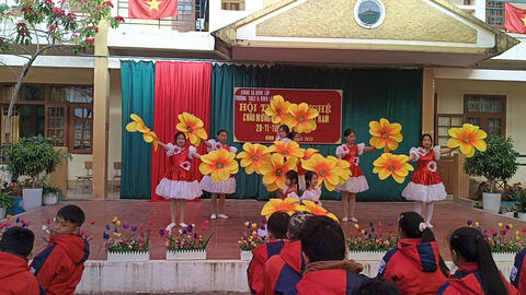 TRƯỜNG THCS II ĐÌNH LẬP TỔ CHỨC CHUỖI HOẠT ĐỘNG CHÀO MỪNG NGÀY NHÀ GIÁO VIỆT NAM 20/11