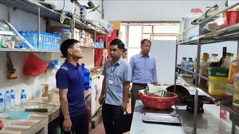 Xã Đình Lập tổ chức kiểm tra an toàn thực phẩm phục vụ Kỳ thi tốt nghiệp THPT năm 2026