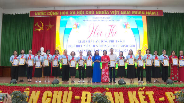 Hội thi giáo viên làm Tổng phụ trách Đội Thiếu niên tiền phong Hồ Chí Minh giỏi huyện năm học 2024 - 2025
