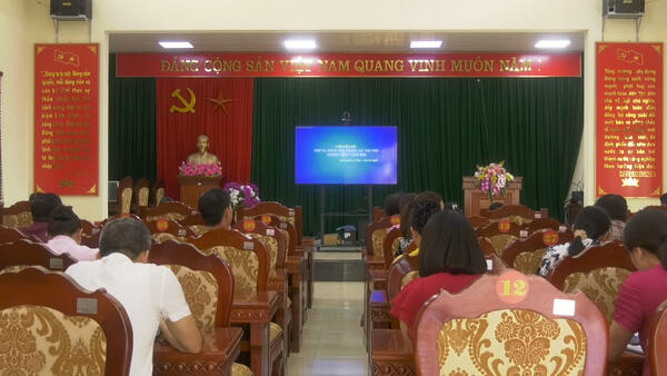 Hội nghị báo cáo viên tháng 5