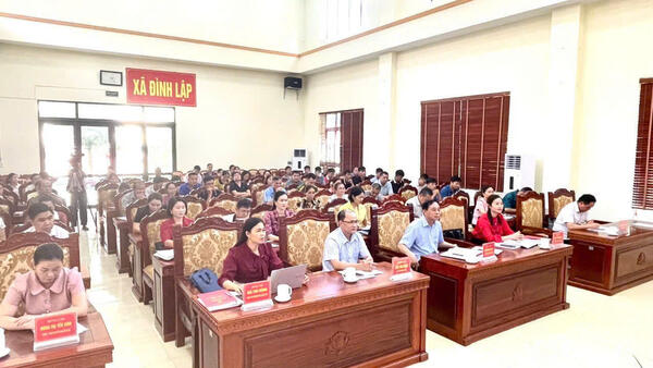 XÃ ĐÌNH LẬP TRIỂN KHAI PHONG TRÀO "BÌNH DÂN HỌC VỤ SỐ"