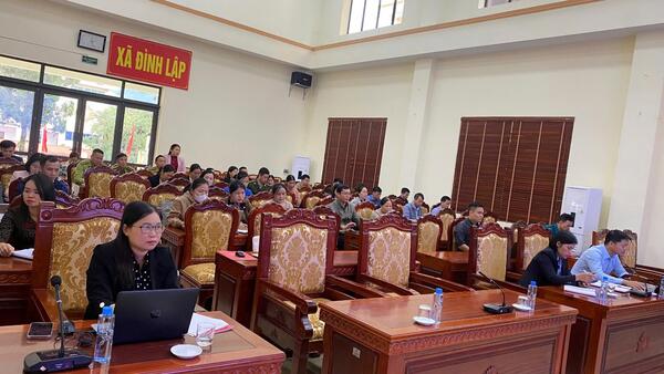 HỘI NGHỊ TẬP HUẤN SỬ DỤNG ỨNG DỤNG   “SỔ TAY ĐẢNG VIÊN ĐIỆN TỬ”