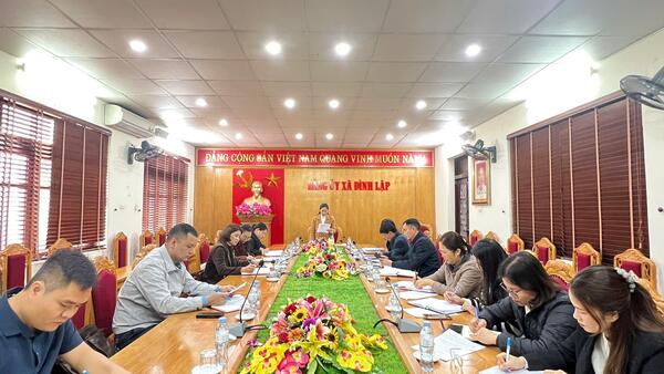 ĐẢNG ỦY XÃ ĐÌNH LẬP LÀM VIỆC VỚI CƠ QUAN ỦY BAN MTTQ  VIỆT NAM XÃ  SAU KHI THỰC HIỆN MÔ HÌNH CHÍNH QUYỀN  ĐỊA PHƯƠNG HAI CẤP