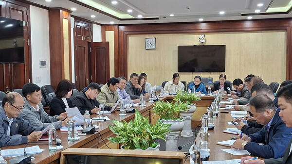 Xã Đình Lập Tổ chức Họp xem xét kết quả sơ bộ rà soát Hộ nghèo, Hộ Cận nghèo năm 2025