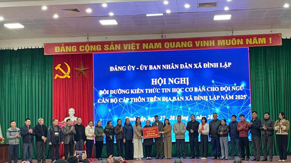 HỘI NGHỊ BỒI DƯỠNG KIẾN THỨC TIN HỌC CHO ĐỘI NGŨ CÁN BỘ CẤP THÔN NĂM 2025