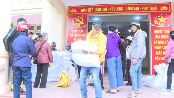 Xã Đình Lập tiếp nhận và cấp phát gạo cứu đói dịp Tết Nguyên đán Bính Ngọ năm 2026