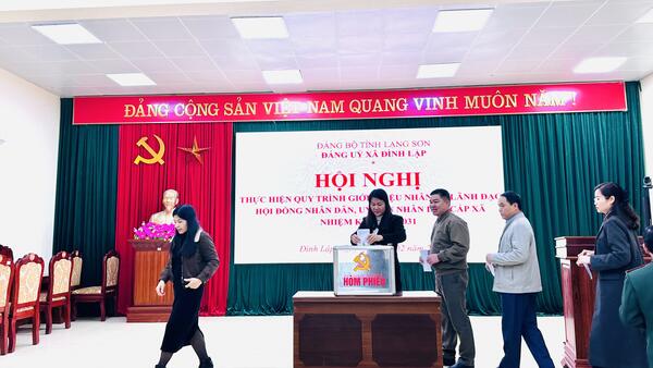 Hội nghị giới thiệu nhân sự ứng cử các chức danh lãnh đạo HĐND, UBND xã Đình Lập nhiệm kỳ 2026 - 2031