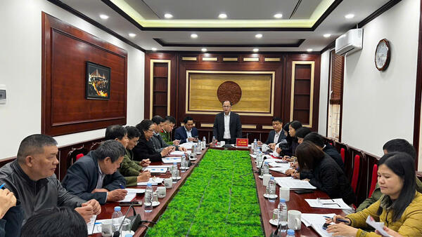 Đoàn giám sát Thường trực HĐND xã Đình Lập giám sát việc chấp hành các quy định của pháp luật về quản lý trật tự đô thị trên địa bàn xã Đình Lập