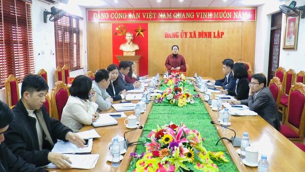 Đoàn kiểm tra số 7 của Ban chỉ đạo bầu cử tỉnh kiểm tra công tác bầu cử tại xã Đình Lập