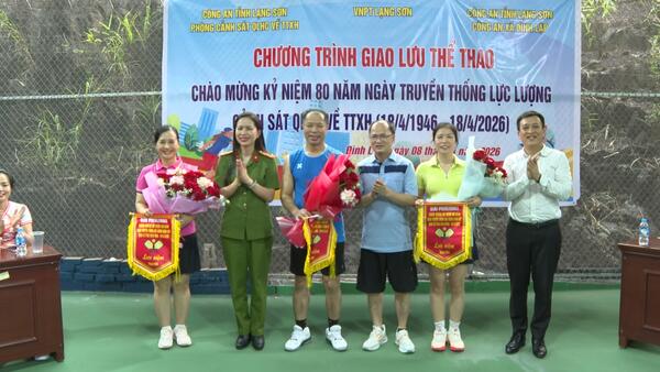 Giao lưu thể thao kỷ niệm 80 năm ngày truyền thống lực lượng Cảnh sát QLHC về TTXH