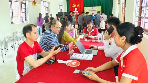 Ủy ban MTTQ xã Đình Lập ra mắt mô hình “Mỗi thôn một góc chuyển đổi số” tại thôn Quyết Tiến