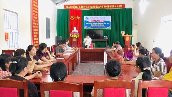 Hội LHPN xã Đình Lập giám sát việc thực hiện Luật Bình đẳng giới tại thôn Kim Quán