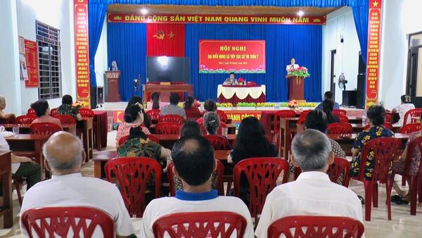 Tổ đại biểu số 4 HĐND xã Đình Lập khóa XXII tiếp xúc với cử tri thôn 7