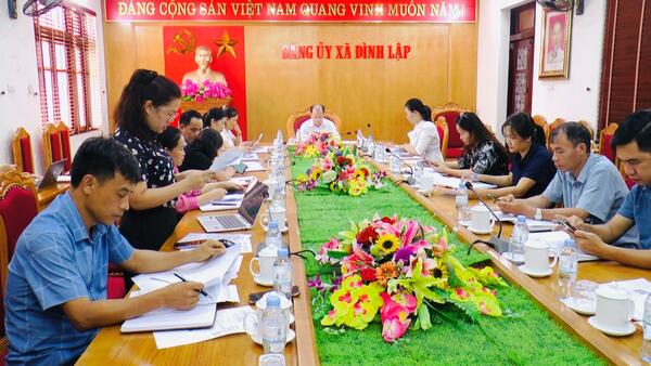 Họp Ban Chỉ đạo về phát triển khoa học, công nghệ, đổi mới sáng tạo và chuyển đổi số xã Đình Lập