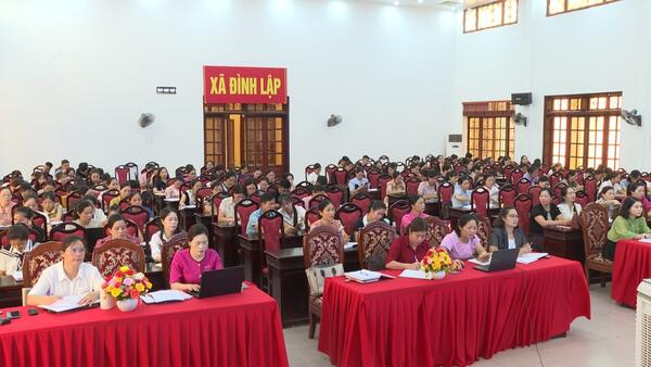 NGÀNH GIÁO DỤC XÃ ĐÌNH LẬP THAM DỰ HỘI NGHỊ TRỰC TUYẾN BỒI DƯỠNG CHÍNH TRỊ HÈ NĂM 2026