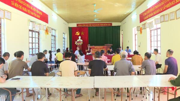 ĐỒNG CHÍ BÍ THƯ ĐẢNG UỶ XÃ QUÁN TRIỆT, TRIỂN KHAI, TUYÊN TRUYỀN CÁC NGHỊ QUYẾT, KẾT LUẬN HỘI NGHỊ LẦN THỨ BA BAN CHẤP HÀNH TRUNG ƯƠNG ĐẢNG KHÓA XIV TẠI CHI BỘ QUYẾT TIẾN