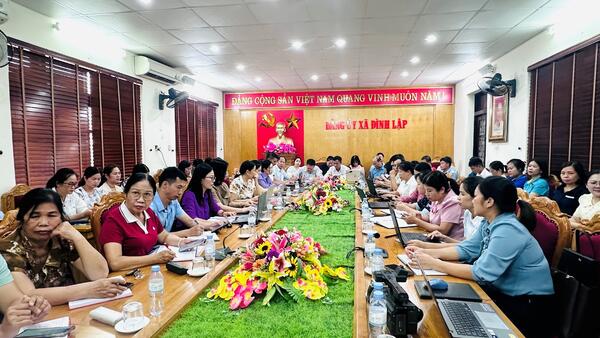 Đảng ủy xã Đình Lập tham gia tập huấn trực tuyến triển khai thủ tục hành chính của Đảng trên môi trường điện tử giai đoạn 2