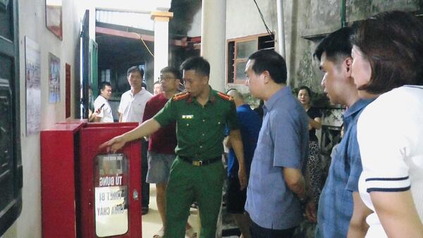 XÃ ĐÌNH LẬP RA MẮT MÔ HÌNH “ĐIỂM CHỮA CHÁY CÔNG CỘNG” TẠI THÔN TÂN TIẾN