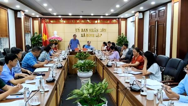 XÃ ĐÌNH LẬP HỌP ĐÁNH GIÁ TÌNH HÌNH TRIỂN KHAI THỰC HIỆN XÂY DỰNG NÔNG THÔN MỚI VÀ CÁC NGHỊ QUYẾT VỀ PHÁT TRIỂN NÔNG, LÂM NGHIỆP