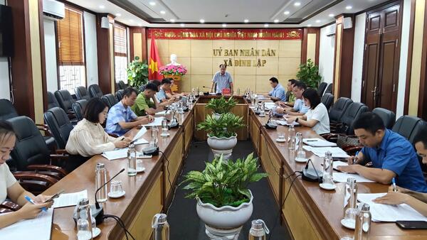 Đoàn giám sát của Thường trực HĐND xã Đình Lập giám sát tình hình sản xuất nông nghiệp, quản lý, bảo vệ và phát triển rừng