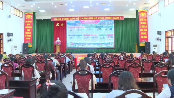XÃ ĐÌNH LẬP DỰ HỘI NGHỊ TRỰC TUYẾN NGHIÊN CỨU, HỌC TẬP, QUÁN TRIỆT, TUYÊN TRUYỀN VÀ TRIỂN KHAI THỰC HIỆN MỘT SỐ NGHỊ QUYẾT, CHỈ THỊ CỦA BỘ CHÍNH TRỊ