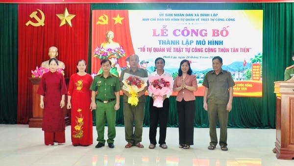 Lễ ra mắt mô hình "Tổ Tự quản về trật tự công cộng thôn Tân Tiến” xã Đình Lập
