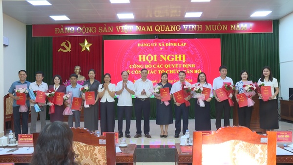 HỘI NGHỊ CÔNG BỐ CÁC QUYẾT ĐỊNH VỀ CÔNG TÁC TỔ CHỨC, CÁN BỘ