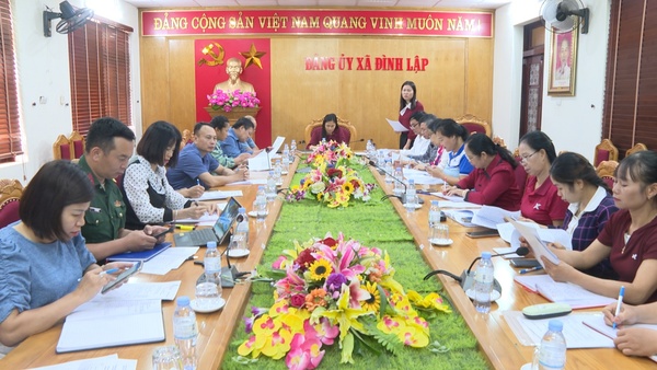 ĐẢNG UỶ XÃ ĐÌNH LẬP TỔ CHỨC HỘI NGHỊ CHUYÊN ĐỀ VỀ CÔNG TÁC XÂY DỰNG ĐẢNG