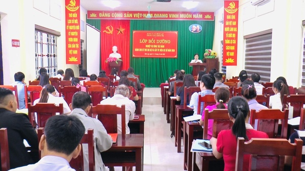 XÃ ĐÌNH LẬP KHAI GIẢNG LỚP BỒI DƯỠNG NGHIỆP VỤ CÔNG TÁC ĐẢNG DÀNH CHO BÍ THƯ CHI BỘ VÀ CẤP ỦY VIÊN CƠ SỞ NĂM 2026