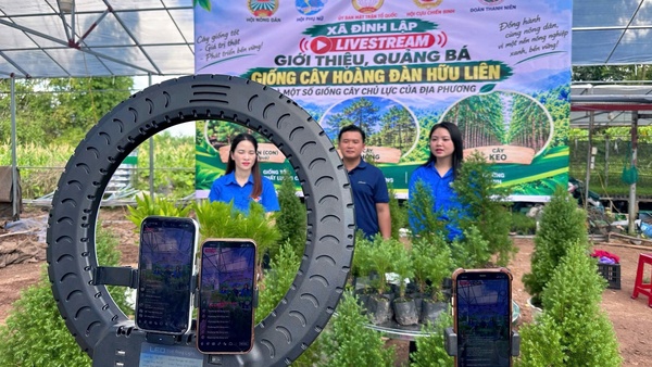 XÃ ĐÌNH LẬP ỨNG DỤNG CÔNG NGHỆ SỐ HỖ TRỢ NÔNG DÂN TIÊU THỤ SẢN PHẨM